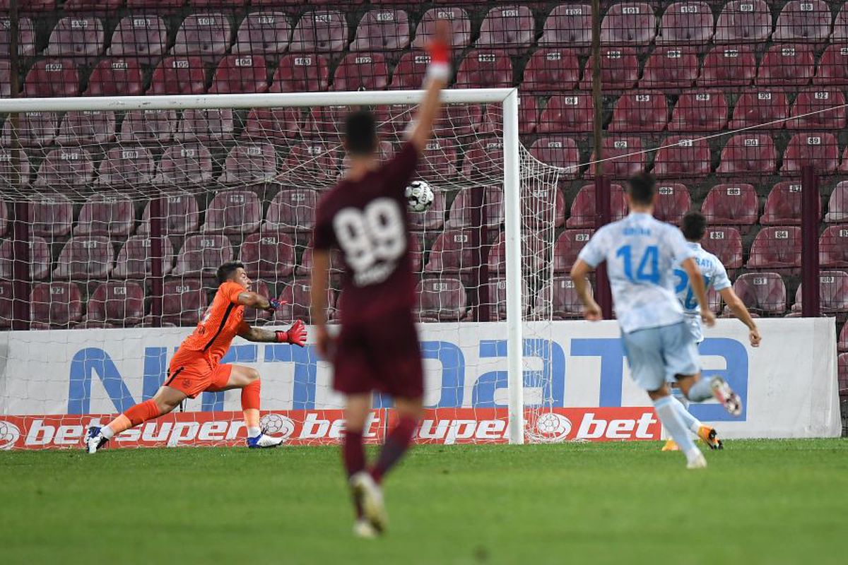 CFR CLUJ - DINAMO ZAGREB 2-2, 5-6 d.pen. // Un titular al lui CFR Cluj s-a rupt: „Nu e bine deloc!” » Ratează acțiunea naționalei