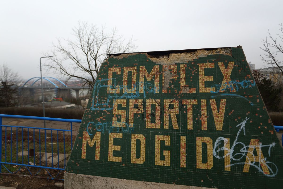 Proiect megalomanic în „Epoca de Aur” » Cum arată astăzi stadionul construit de comuniști la Medgidia