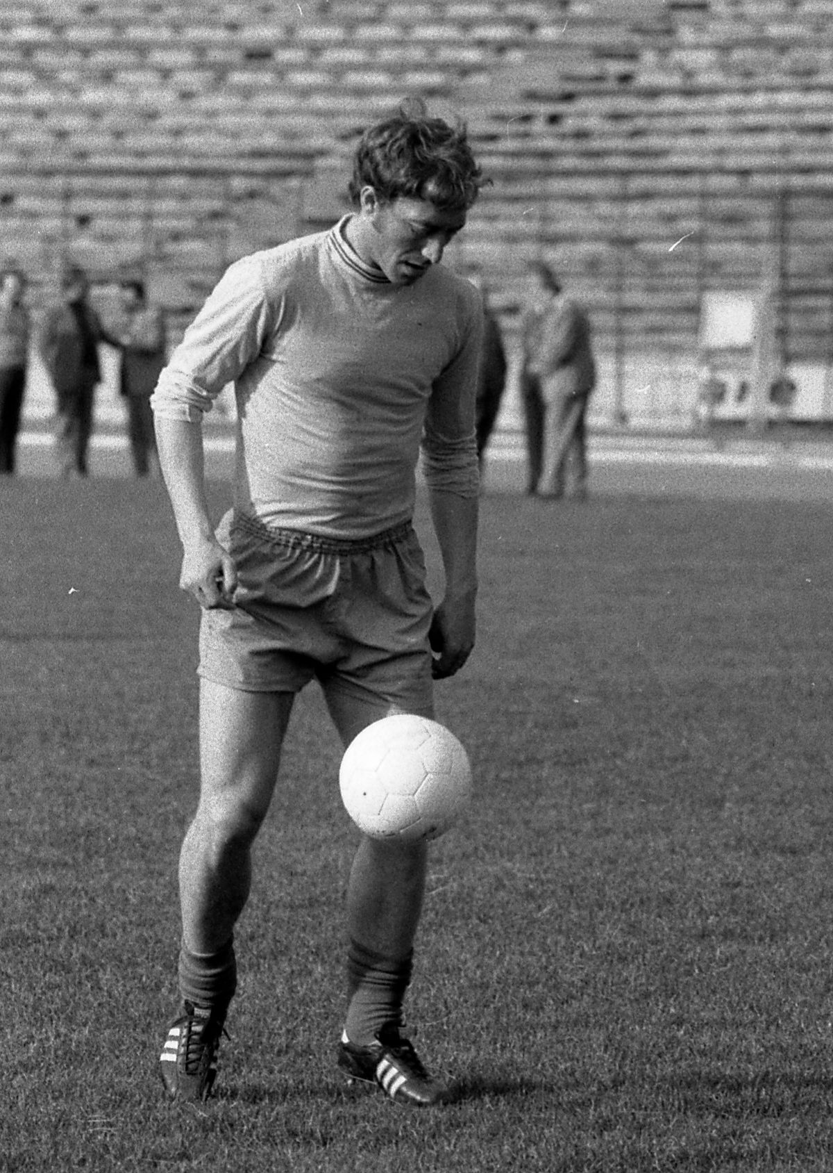 Nicolae Dobrin a jucat la Universitatea Craiova! Imagine ANTOLOGICĂ din '74 cu „Gâscanul” în tricoul Științei: „M-am trezit cu el la ușă! Să vă spun ce a urmat”