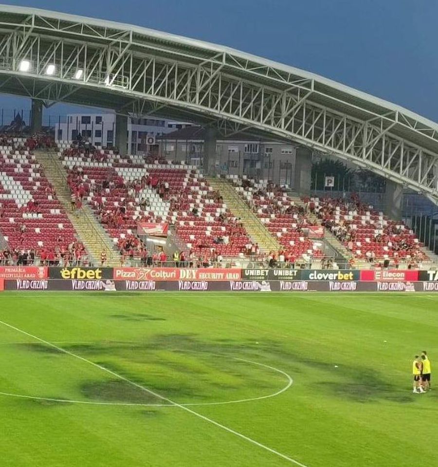 Altă echipă din Liga 1 are probleme cu gazonul, după concertul organizat de Primărie: „Arată rău” » Scena e tot acolo, deși vineri e meci!