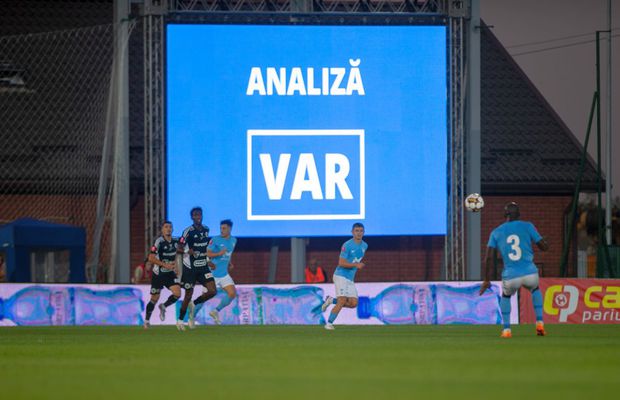 Avem VAR degeaba! Două greșeli mari de arbitraj în Liga 1: „Este inimaginabil ce s-a întâmplat!” » Nota TREI pentru „central”