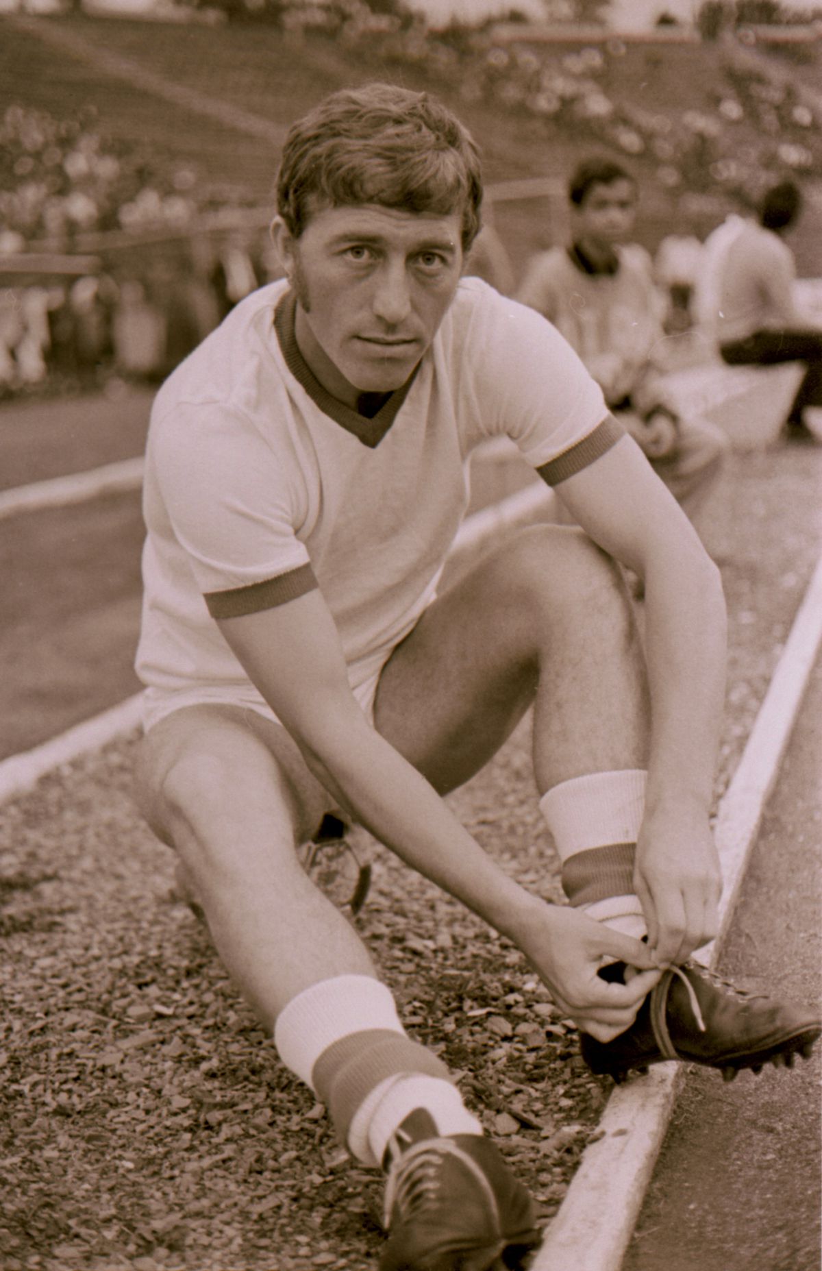 Nicolae Dobrin - Fotbalistul nepereche inventat pe «Maracana Piteștiului»