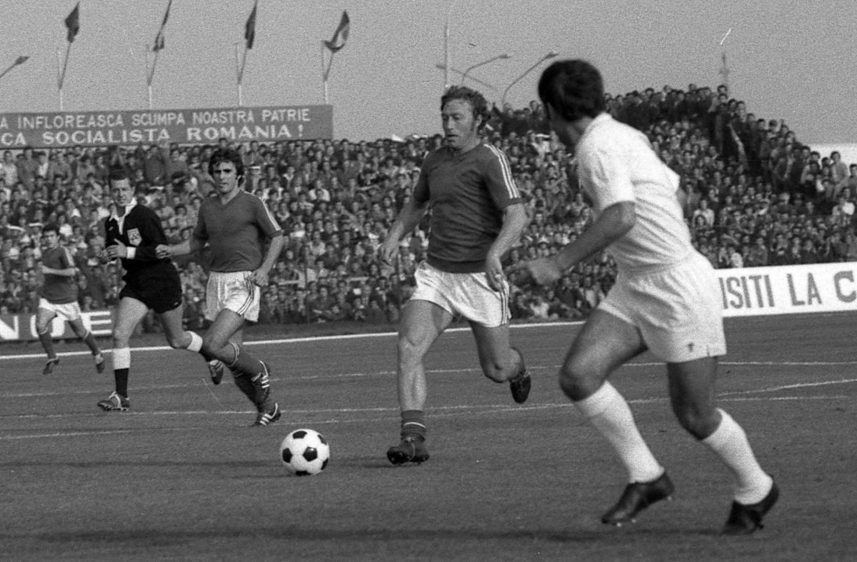 Dobrin ar fi împlinit 75 de ani! 3 episoade neștiute: de ce voia să zboare pe „coada" avionului, de ce milițianul i-a cerut câțiva litri de benzină și de ce n-a fost încântat de țuica de Botoșani