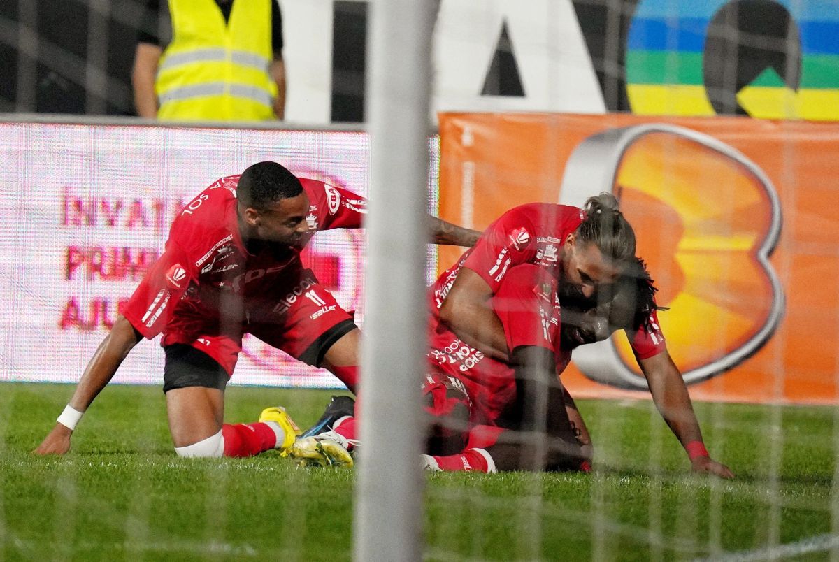 Poenaru e nemulțumit de repriza a doua cu FCU Craiova: „Au apărut nesincronizări. Nu prea i-am înțeles pe băieți”