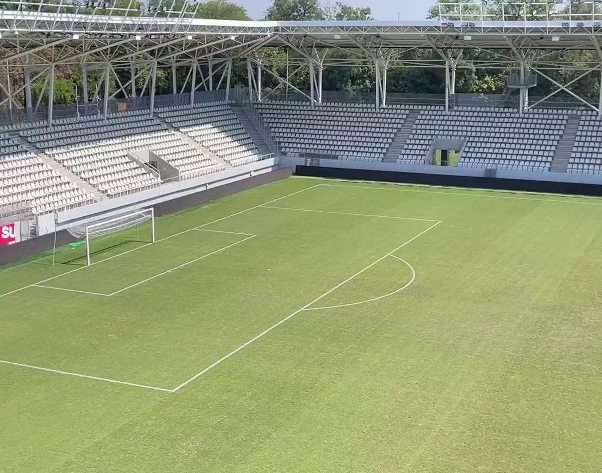 Gazonul de pe „Arcul de Triumf”, un DEZASTRU » Cum arată suprafața de joc înainte de duelul sold out Dinamo - Petrolul