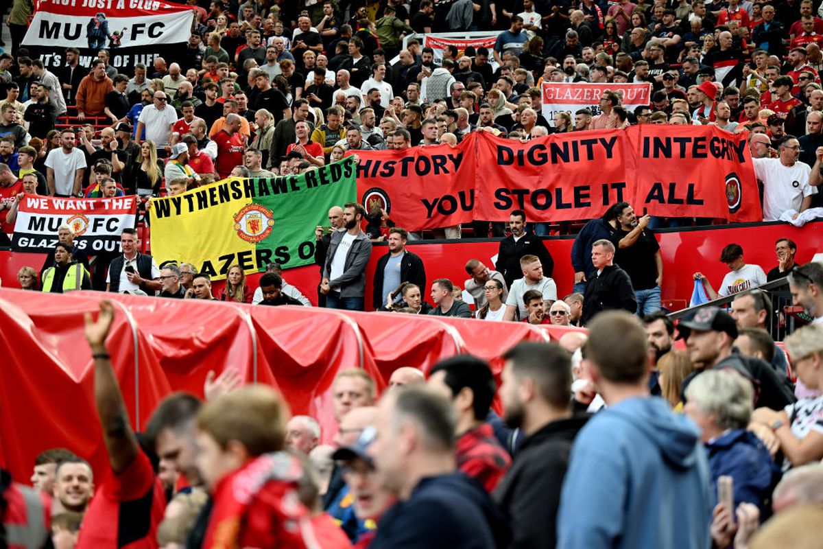 Manchester United a întors-o pe Nottingham după un început catastrofal