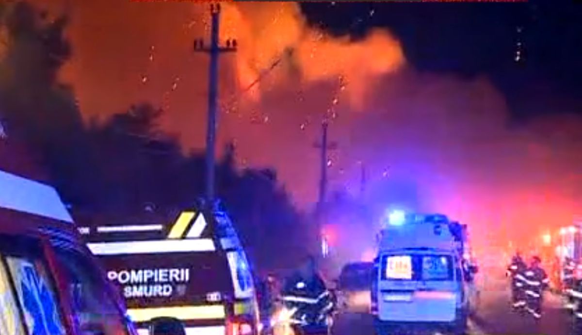 Explozii puternice urmate de incendiu la Crevedia, în Dâmbovița / FOTO: Capturi @TVR