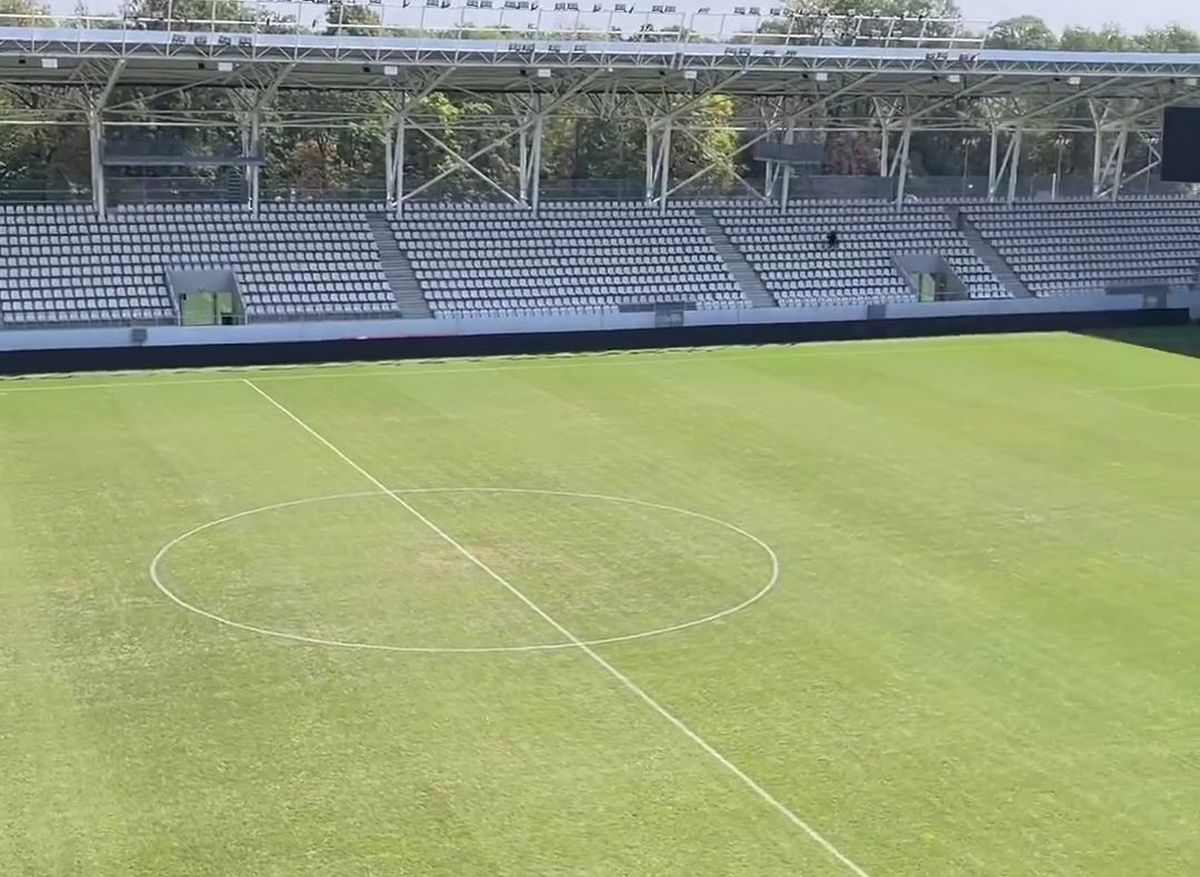 Gazonul de pe „Arcul de Triumf”, un DEZASTRU » Cum arată suprafața de joc înainte de duelul sold out Dinamo - Petrolul