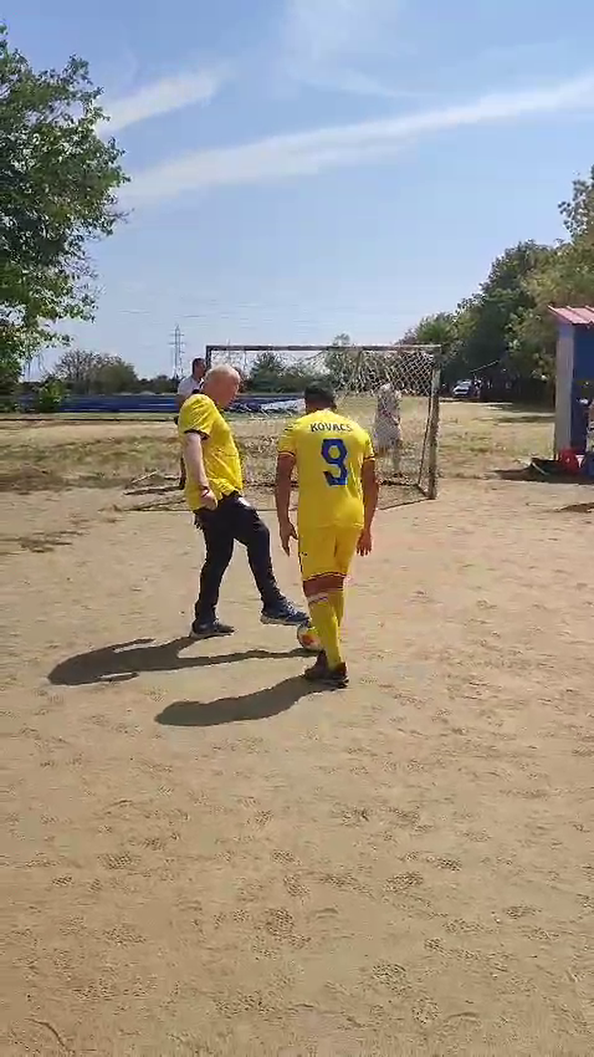 FRF a publicat imagini IREALE de la un eveniment dedicat echipei naționale de nevăzători: fără pic de iarbă pe teren și porți ruginite!