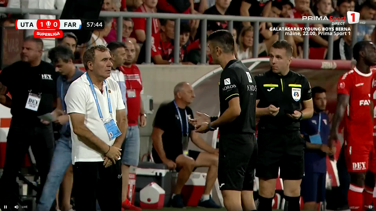 Hagi a făcut iureș pe bancă! Criză de nervi la adresa arbitrului: Farul a cerut două penalty-uri într-un minut + verdictul specialistului