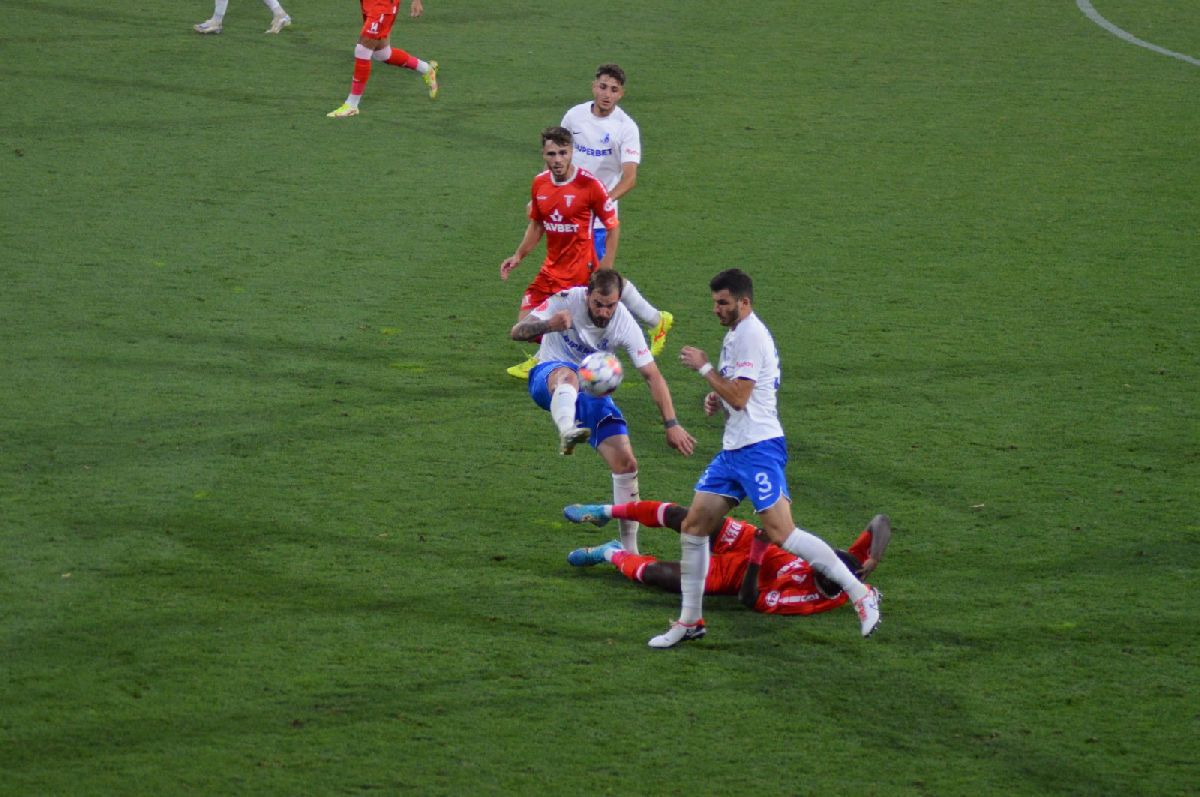 UTA - Farul, final dramatic la Arad: „marinarii” egalează în prelungiri și salvează un punct » Cronica