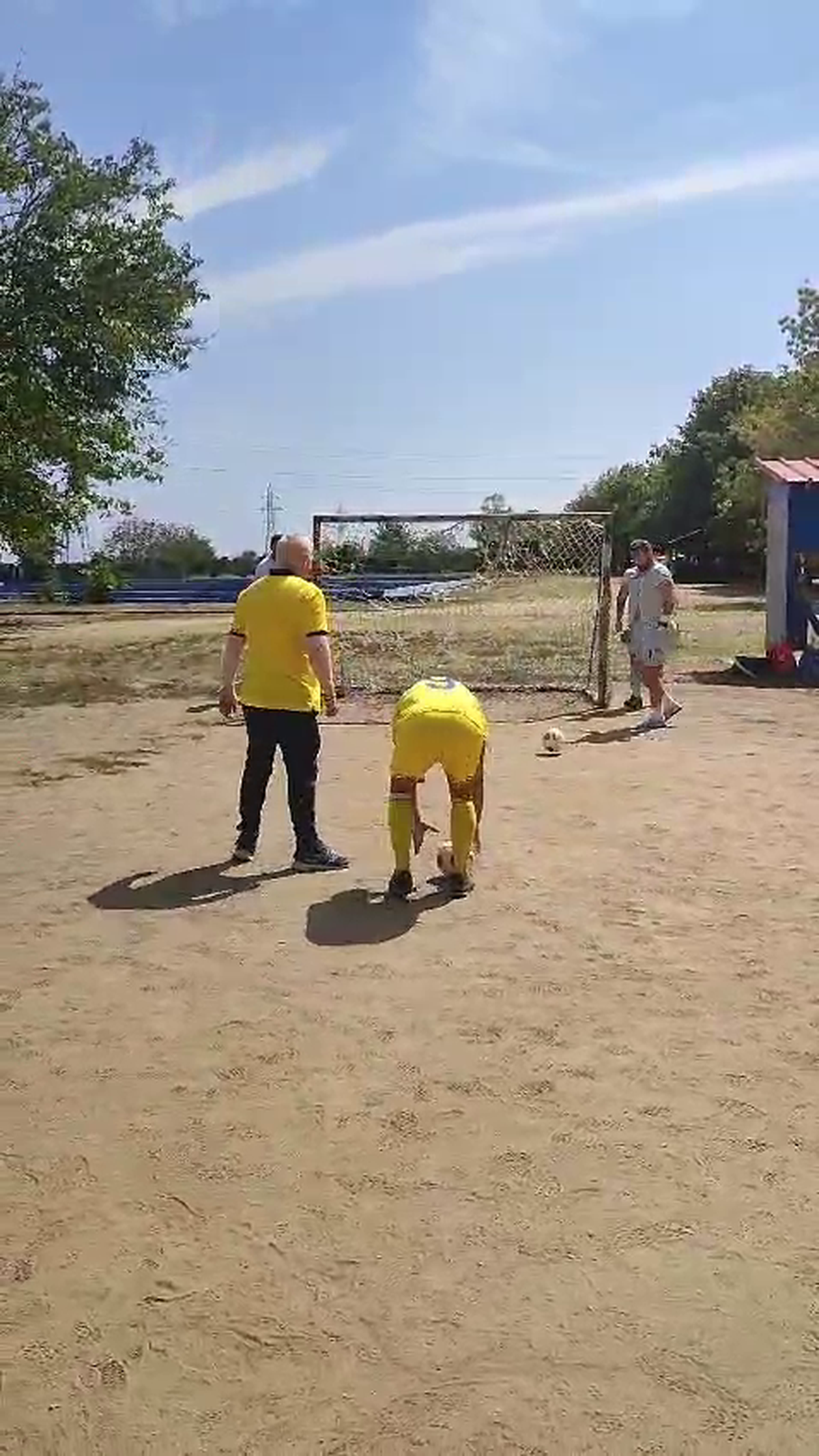 FRF a publicat imagini IREALE de la un eveniment dedicat echipei naționale de nevăzători: fără pic de iarbă pe teren și porți ruginite!