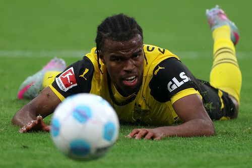 Carney Chukwuemeka a semnat pe 5 ani cu Borussia Dortmund // foto: Guliver/gettyimages