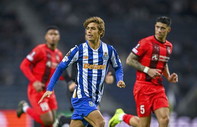 Puștiul-minune al fotbalului portughez urma să treacă în Arabia Saudită, dar transferul s-a blocat! Care este problema