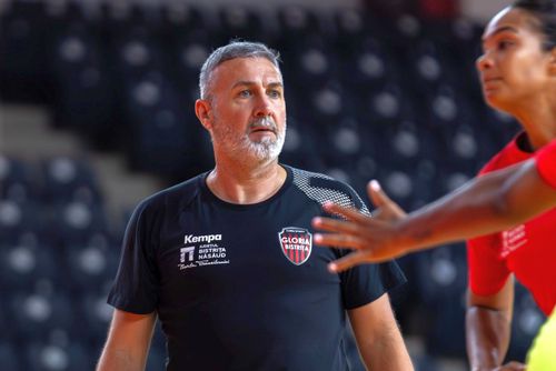 Carlos Viver, antrenorul  Gloriei Bistrița