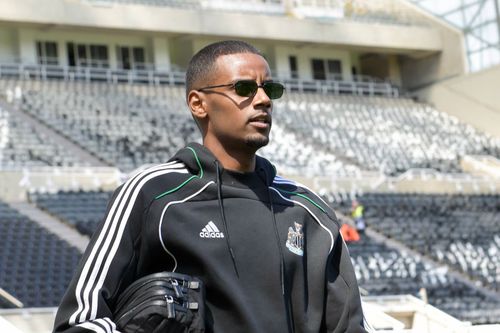 Conducerea lui Newcastle l-a vizitat pe Alexander Isak acasă înaintea meciului cu Liverpool / foto: Imago