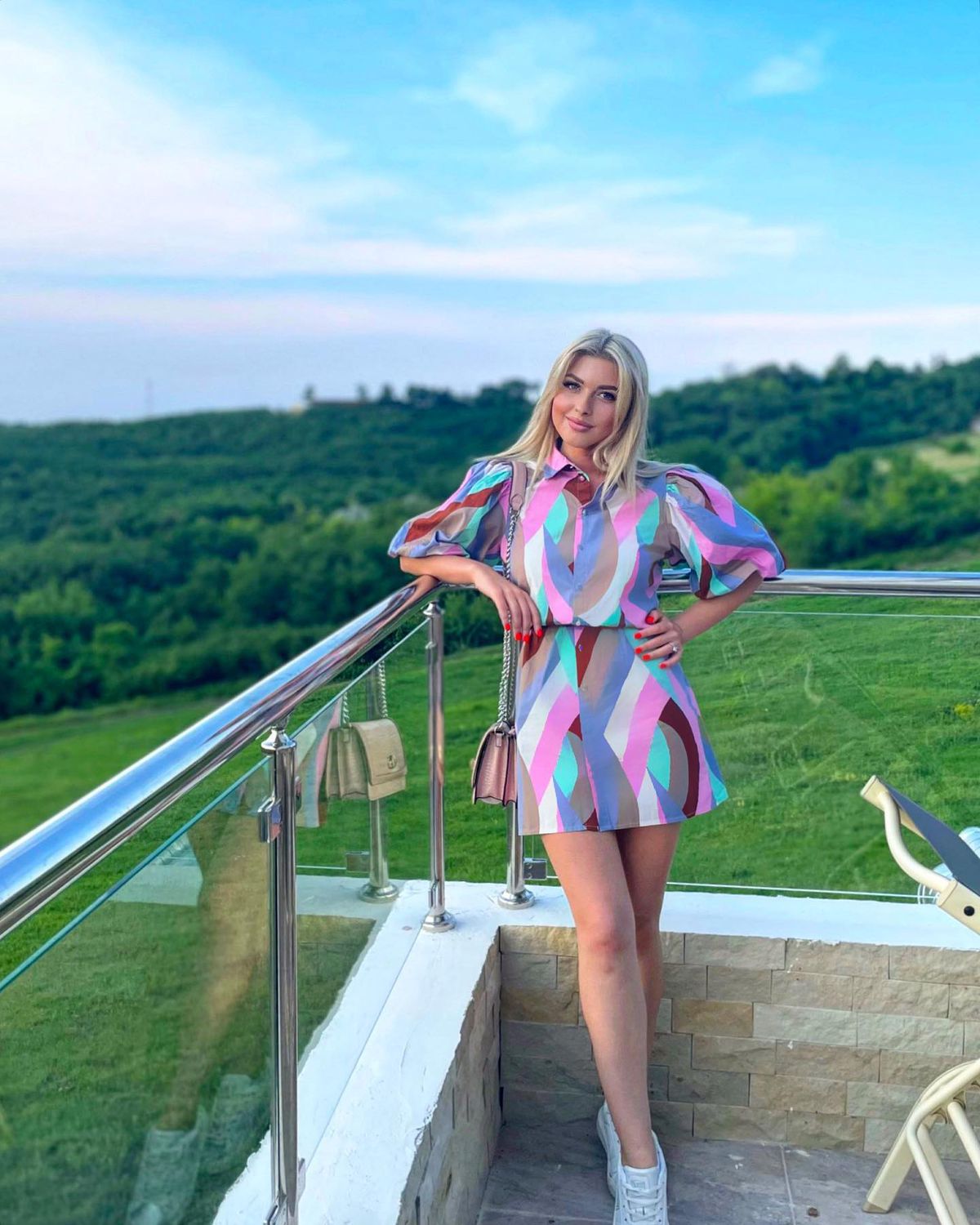 Adriana este noul „transfer” al emisiunii Federației de Fotbal: „Privire de viperă? Eu văd altceva”