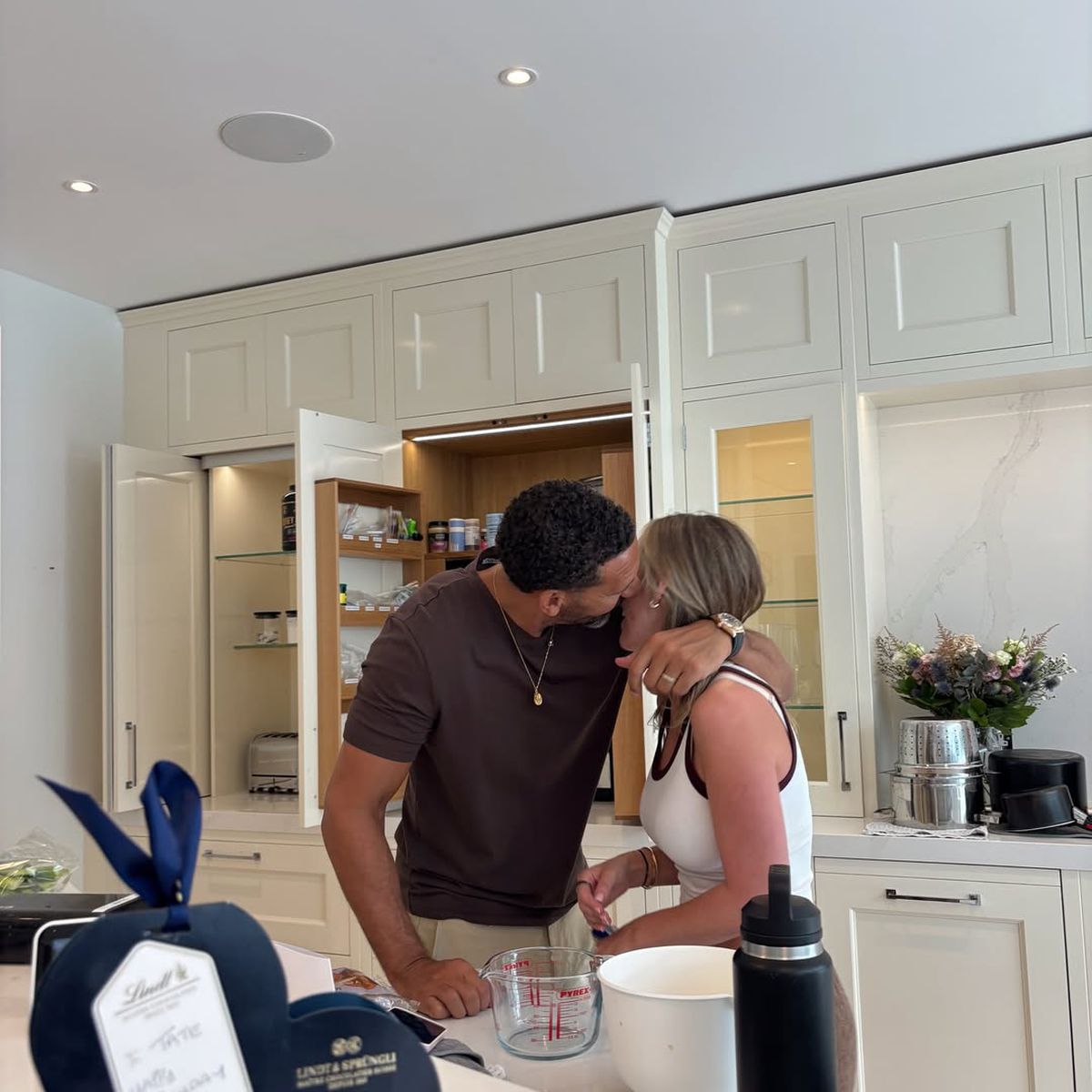 Rio Ferdinand și Kate s-au mutat la Dubai