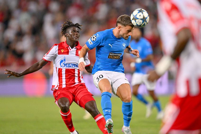 Vlad Dragomir (dreapta), la o repriză de calificarea în Liga Campionilor. FOTO: Imago Images