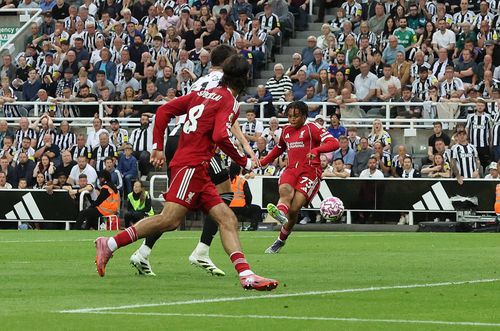 Rio Ngumoha, numărul 73, înscrie golul victoriei lui Liverpool la Newcastle / Foto: Imago
