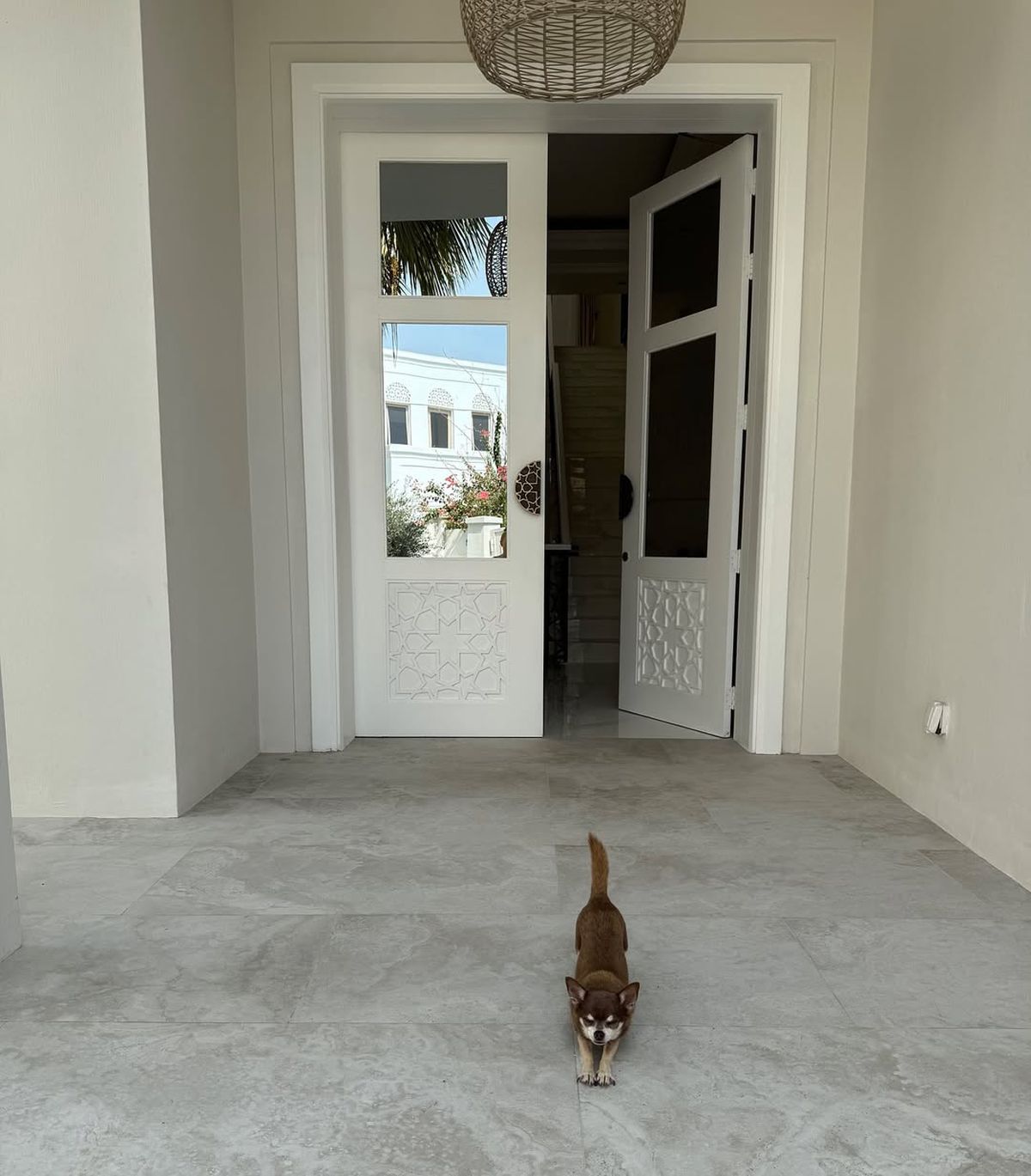 Rio Ferdinand s-a mutat cu familia în Dubai, și-a prezentat vila și a semnalat o mare diferență în ce privește sistemul educațional