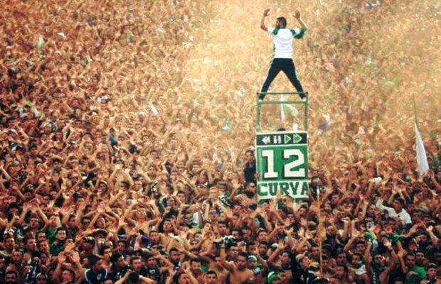 VIDEO Fotbalul e magic :) Gest minunat pentru un tânăr bolnav de cancer: fanii echipei de suflet, Raja Casablanca, i-au făcut o surpriză de neuitat