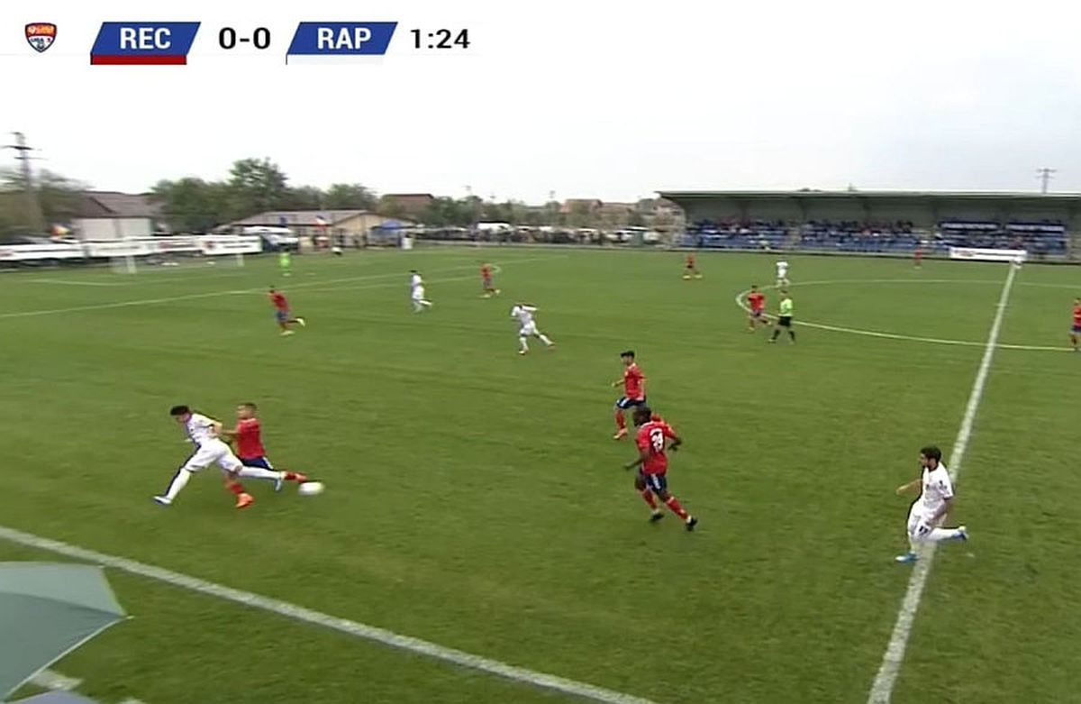 FOTO Au uitat de protocol: zeci de oameni în tribune la Comuna Recea - Rapid! Înghesuială și la gardul stadionului