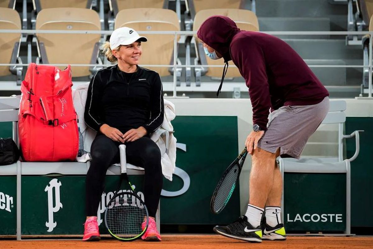 Temperaturi de 14 grade la Roland Garros » Jucătoarele se adaptează vremii friguroase, purtând haine groase și căciulițe