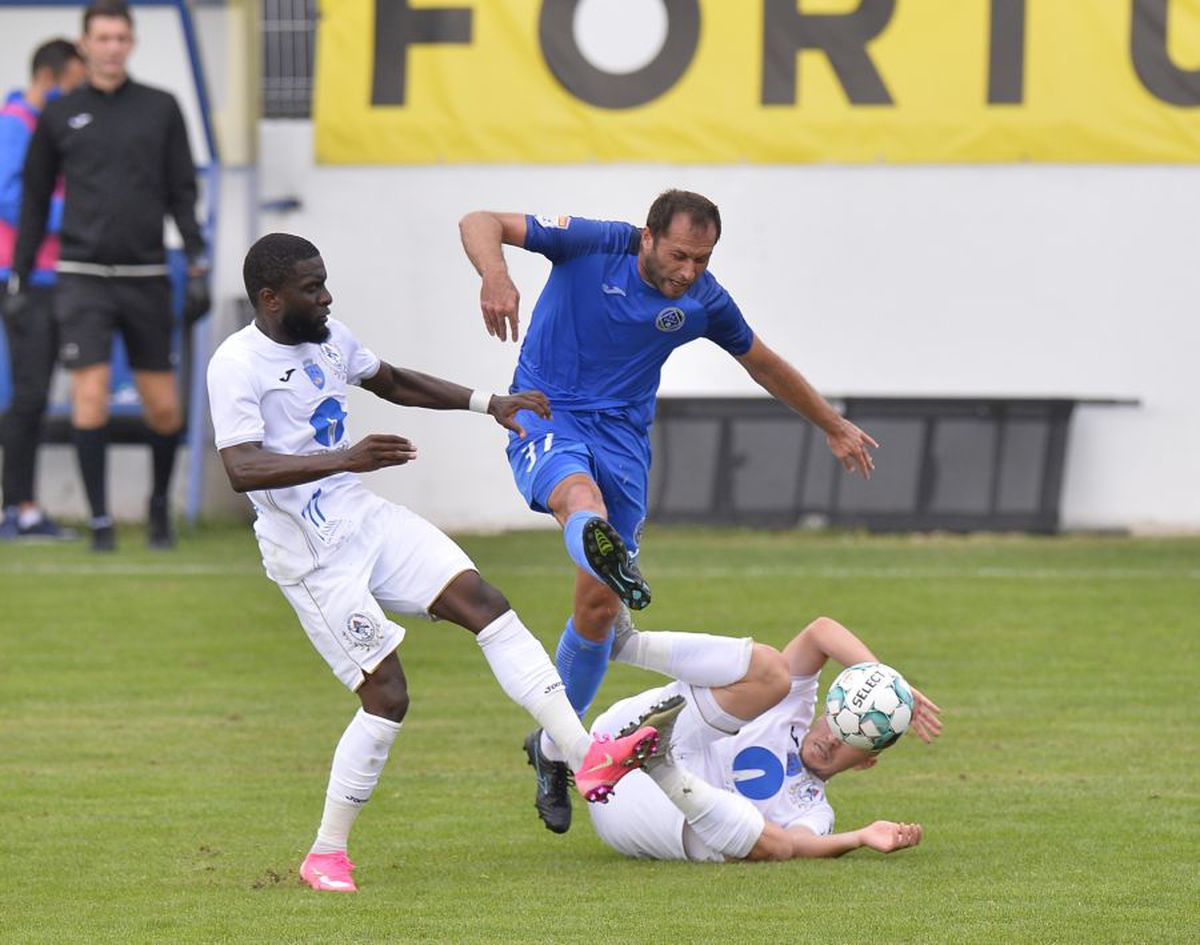 CLINCENI - GAZ METAN 2-0 » VIDEO+FOTO Academica, pe loc de play-off după prima victorie a sezonului! Cum arată clasamentul + jucătorii au făcut show în vestiar