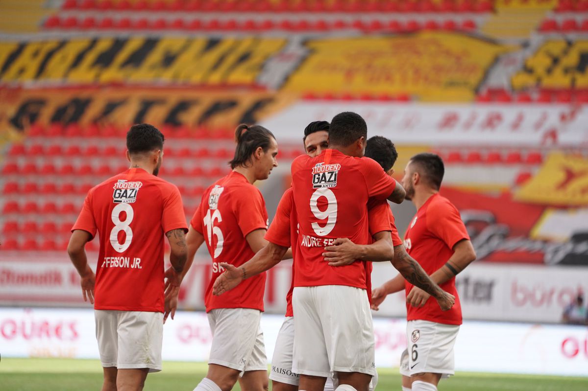 GOZTEPE - GAZIANTEP 2-2. Marius Șumudică își pune jucătorii la zid: „Nu pot să înțeleg asta! Este trist”