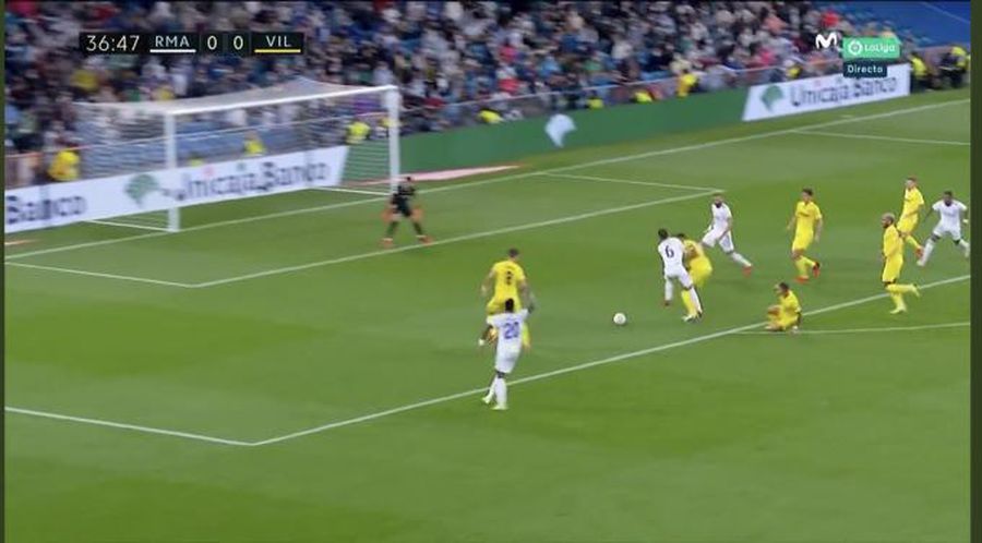 Faza duelului dintre Nacho și Albiol Scandal în Spania » Courtois sugerează că arbitrul nu a vrut să dea penalty Realului după ce a fost criticat de Atletico!