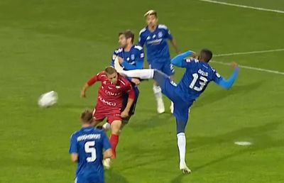 Penalty neacordat pentru gazde în FC Botoșani - FCU Craiova, după ce Mutu s-a plâns de arbitraj