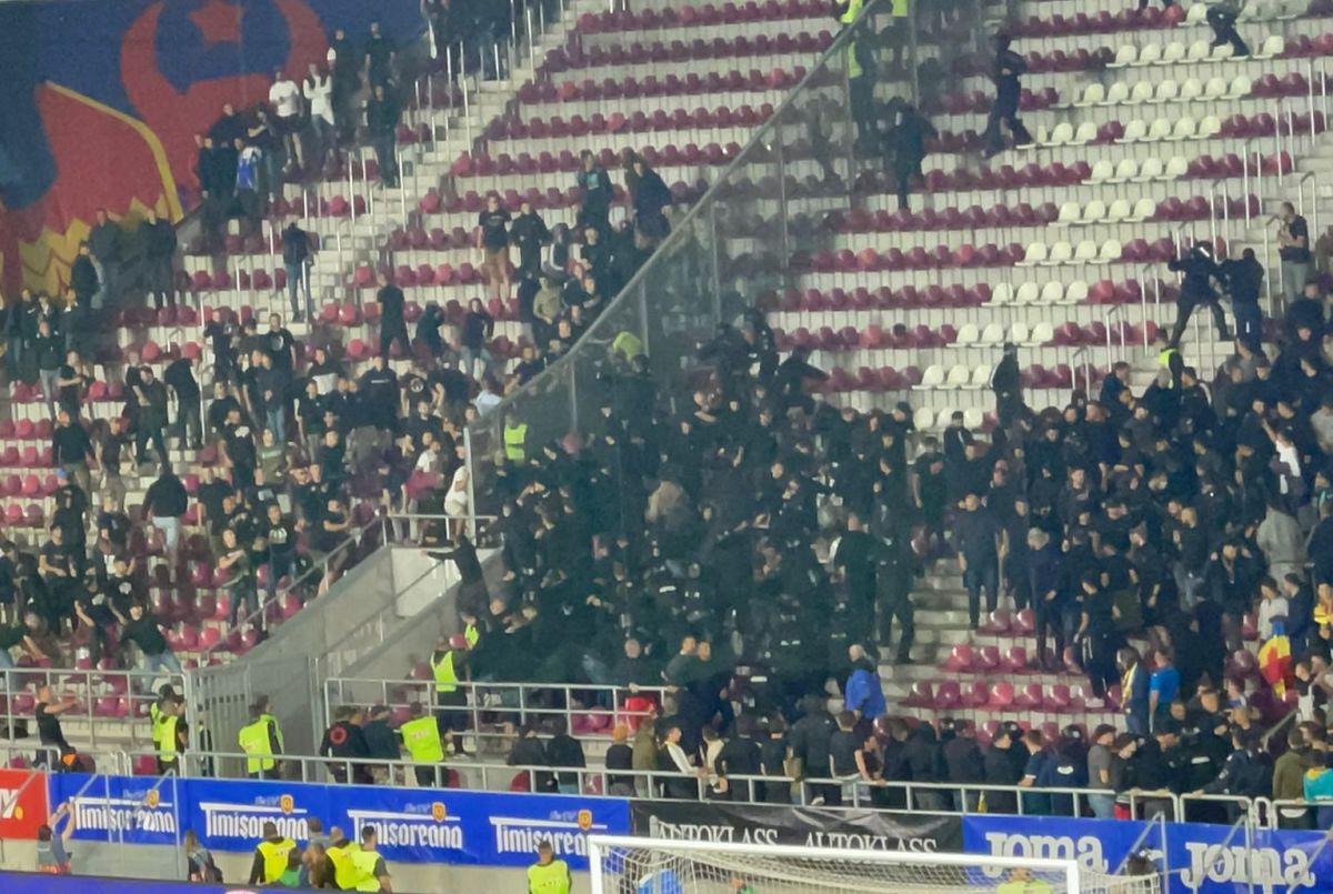 Bătaie pe arena din Giulești la meciul România - Bosnia