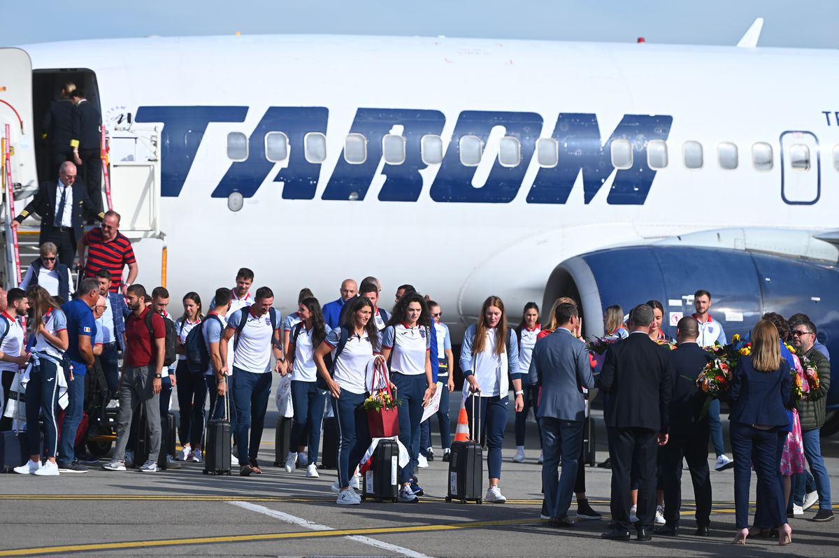 Elisabeta Lipă, pressing la Eduard Novak, la sosirea de la Mondialul de Canotaj: „Domnule ministru, sper să nu uitați ce ne-ați promis!”