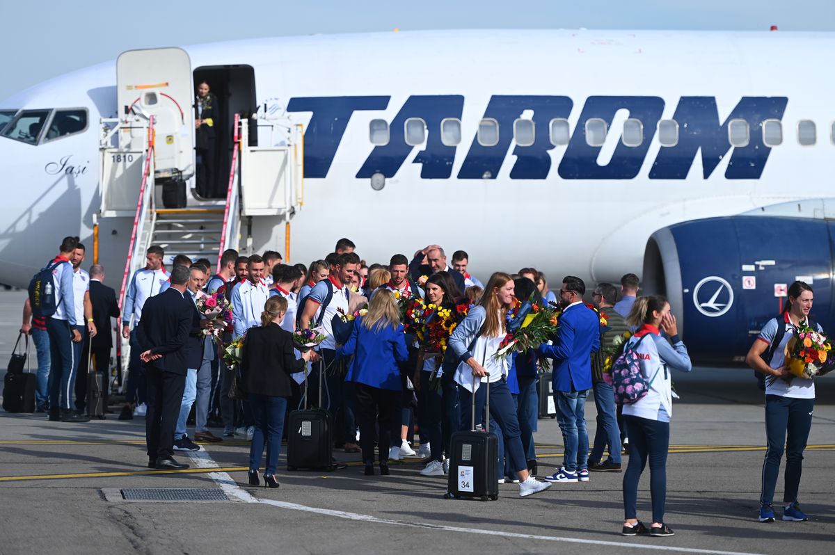 Elisabeta Lipă, pressing la Eduard Novak, la sosirea de la Mondialul de Canotaj: „Domnule ministru, sper să nu uitați ce ne-ați promis!”