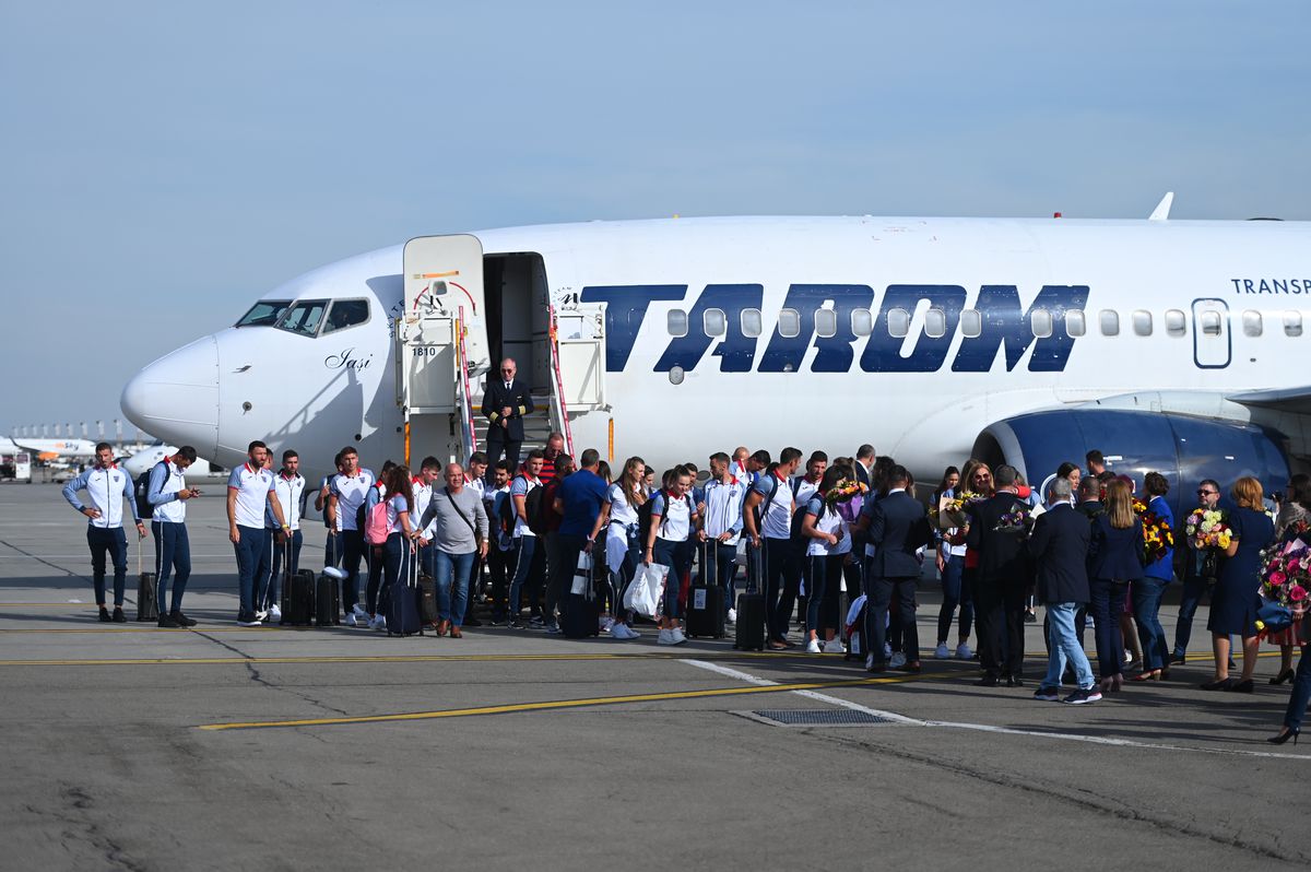 Elisabeta Lipă, pressing la Eduard Novak, la sosirea de la Mondialul de Canotaj: „Domnule ministru, sper să nu uitați ce ne-ați promis!”