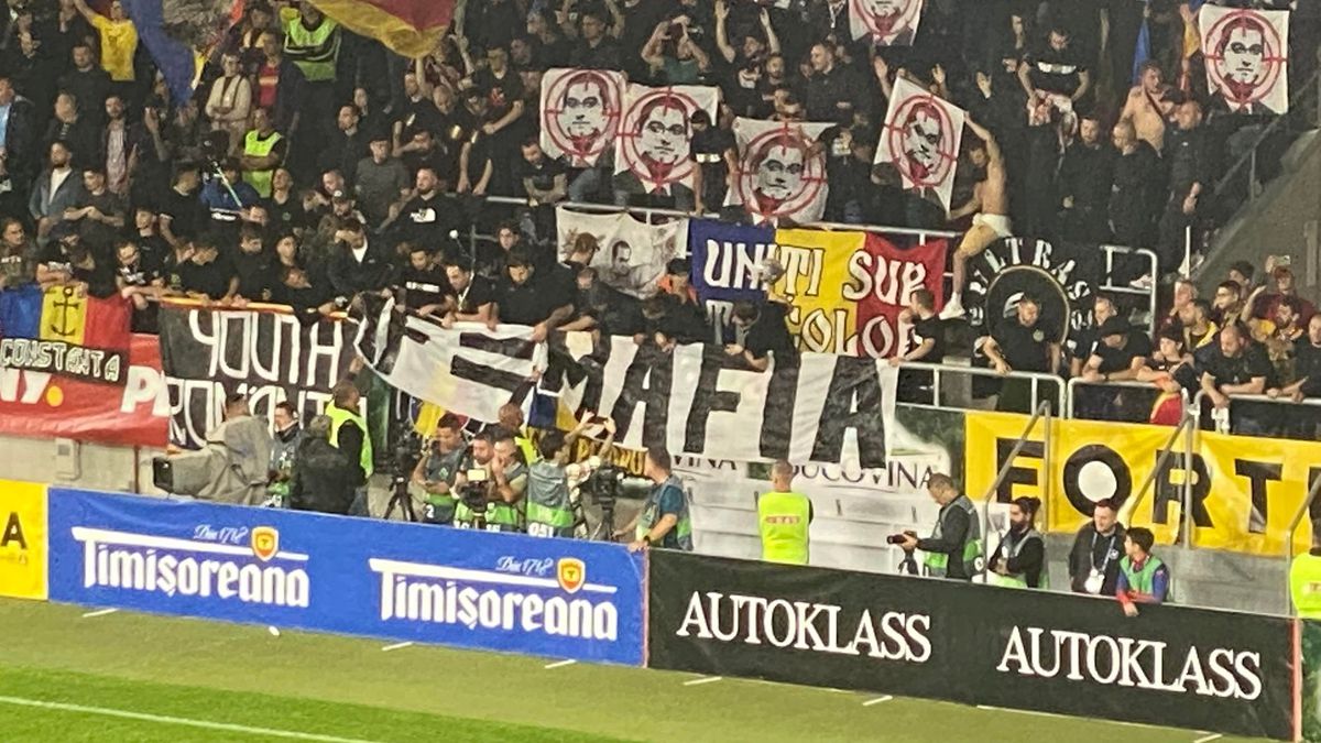 Bătaie pe arena din Giulești la meciul România - Bosnia