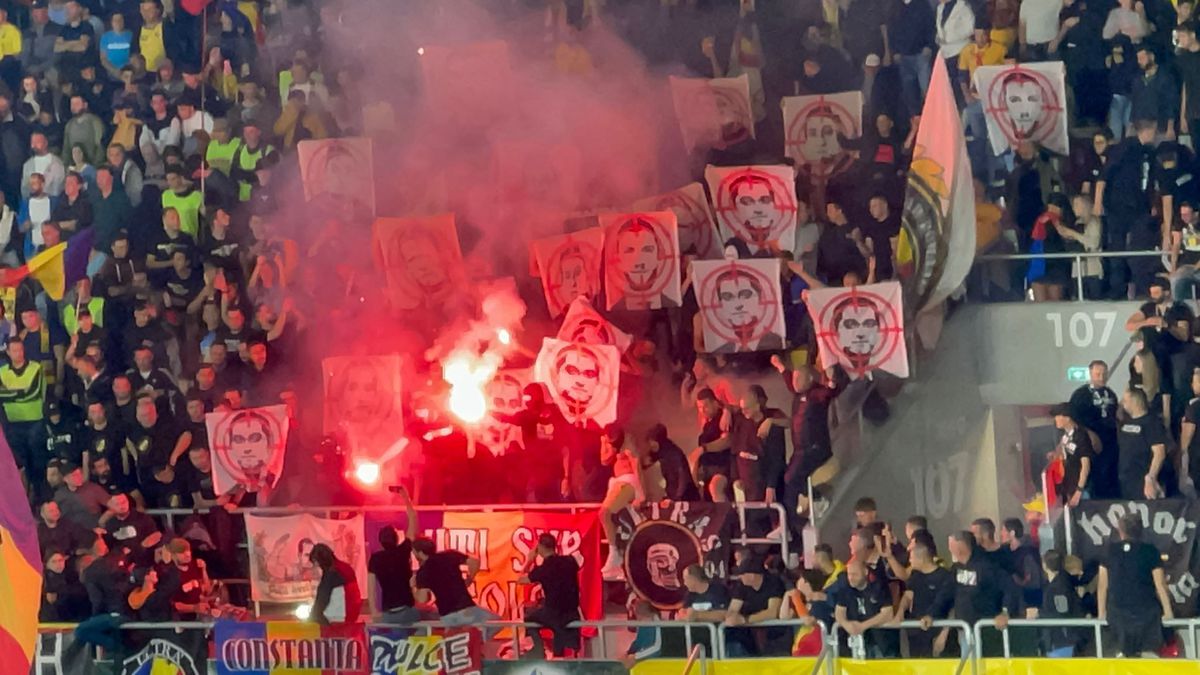 Bătaie pe arena din Giulești la meciul România - Bosnia