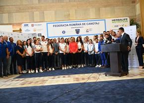Elisabeta Lipă, presing la Novak la sosirea de la Mondialul de Canotaj: „Sper să nu uitați”