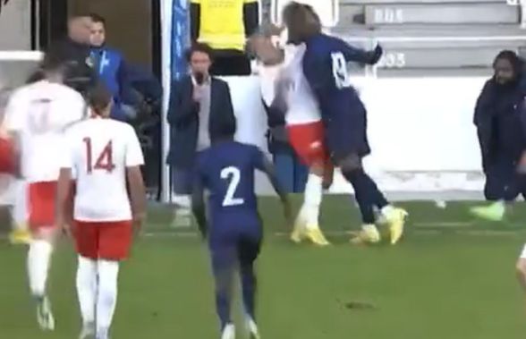 Meci oprit între Franța și Polonia U18 » Francezii au luat 4 cartonașe roșii în 20 de minute: un jucător francez i-a dat un cap în gură unui adversar, apoi s-a iscat o bătaie generală!