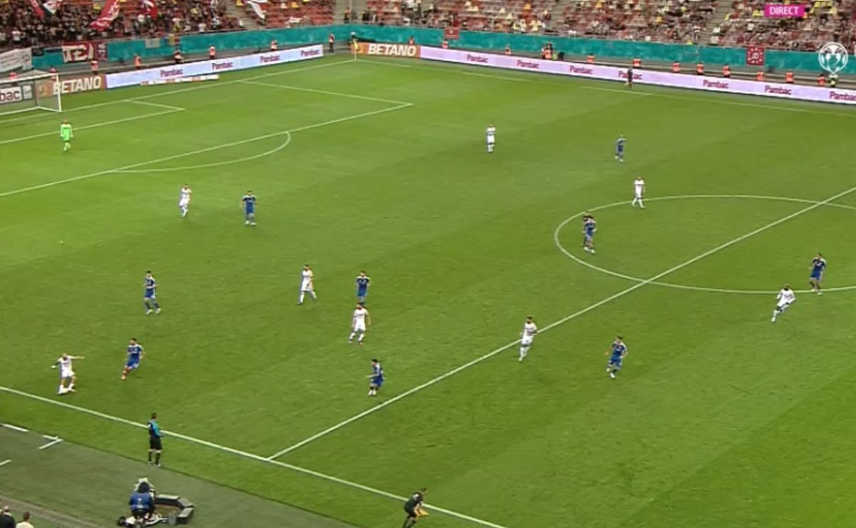 Cum a scăpat Gurău de eliminare? Decizie controversată a lui Feșnic în Dinamo - FCU Craiova