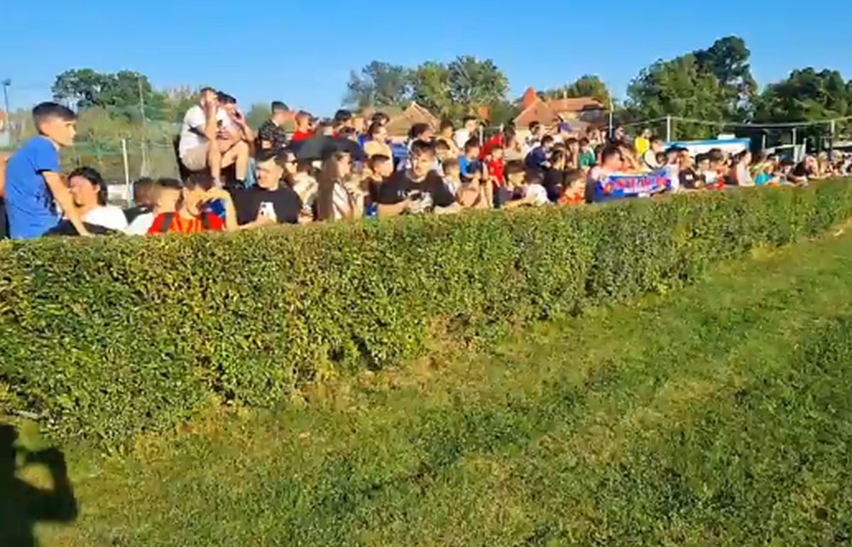 FCSB, primită ca o echipă mare la Oradea + Apariție-surpriză la antrenament