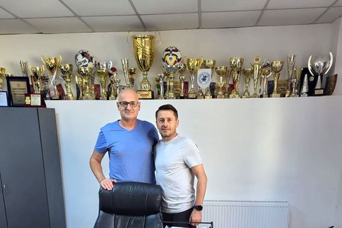 Alin Pânzaru, dreapta, noul antrenor al CSM Alexandria, alături de Bogdan Ciobanu, președinte