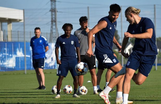 Fotbalistul pe care Mititelu îl anunța drept „senzația Ligii 1” a dispărut de la FCU Craiova » Varianta impresarului