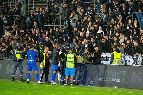 Momentul scandalului în care a fost implicat Amr Kaddoura, în Landskrona – Helsingborg 0-1 / Foto: Imago Images