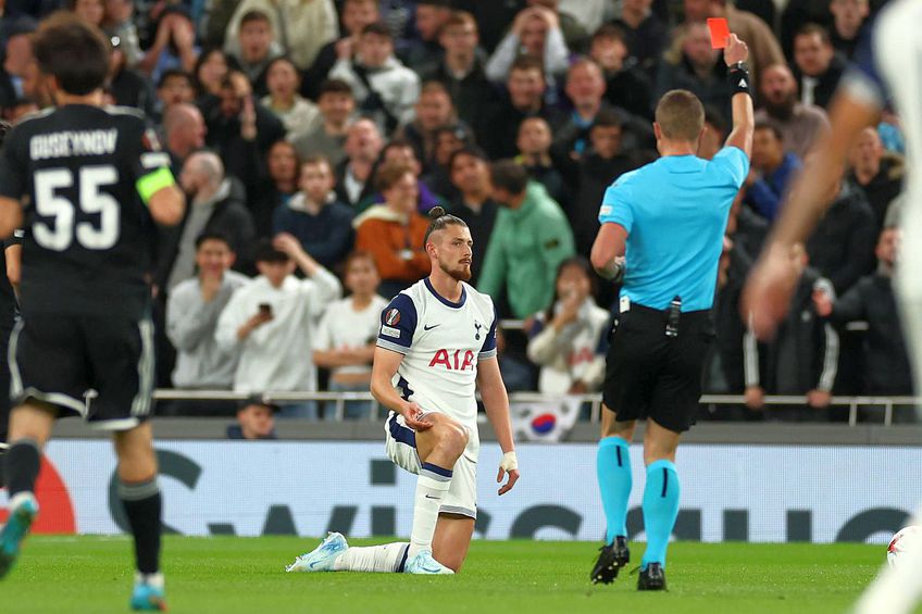 Radu Drăgușin, eliminat după 8 minute din Tottenham - Qarabag // foto: Imago Images