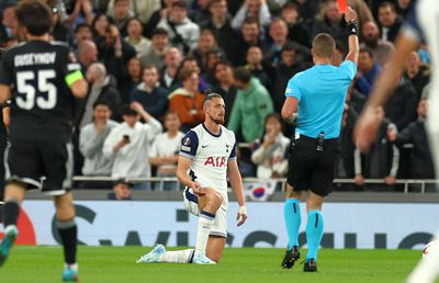 Radu Drăgușin a dat din casă: ce i-a spus Ange Postecoglou, după eliminarea și perioada delicată de la Tottenham