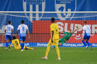 Universitatea Craiova - Dinamo, derby cu 4 reușite pe „Oblemenco” » GOL DECISIV în minutul 90! Clasamentul ACUM