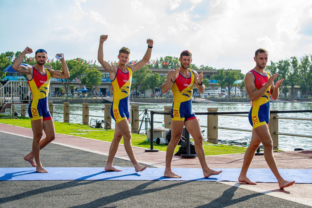 4 rame masculin - argint la CM canotaj