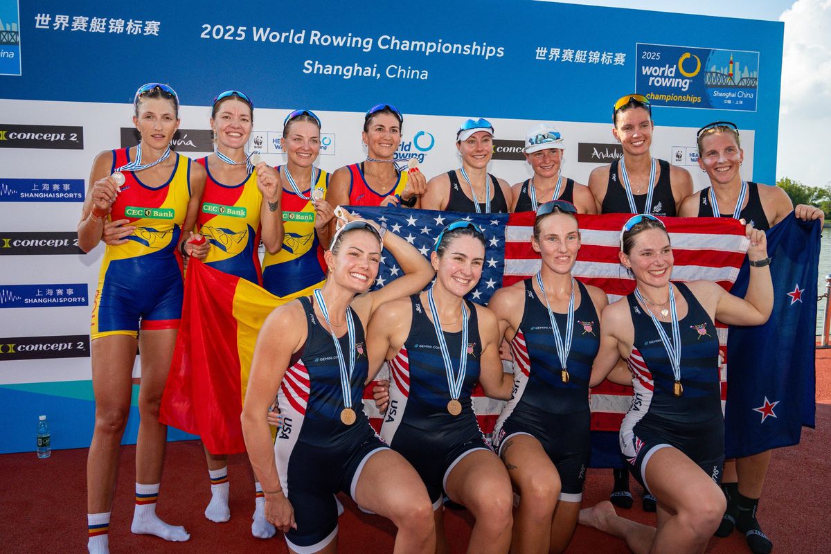 Reacțiile „tricolorilor” medaliați cu argint la Mondialele de canotaj de la Shanghai + greutățile de adaptare întâmpinate: „Din 500 în 500 de metri voiam să ne oprim, să bem apă”